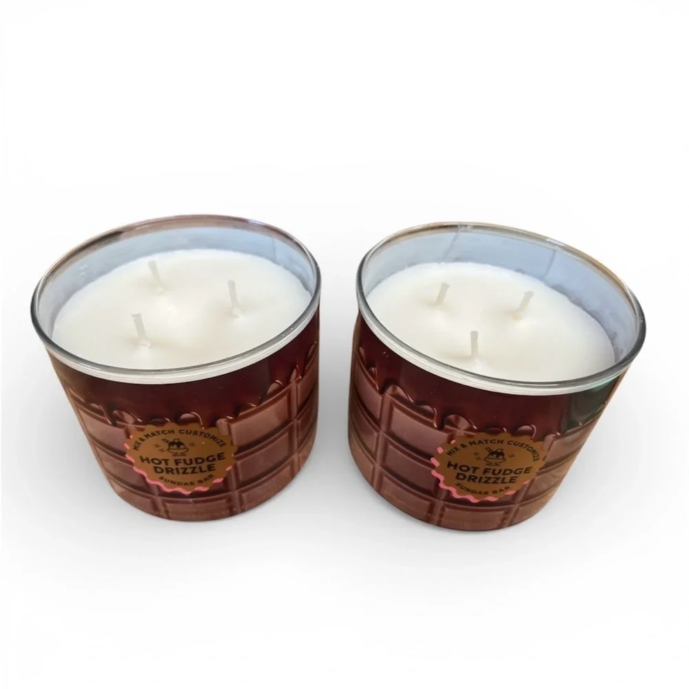 Bath & Body Works Hot Fudge Drizzle 3-Wick Candles - Picture 2 of 6